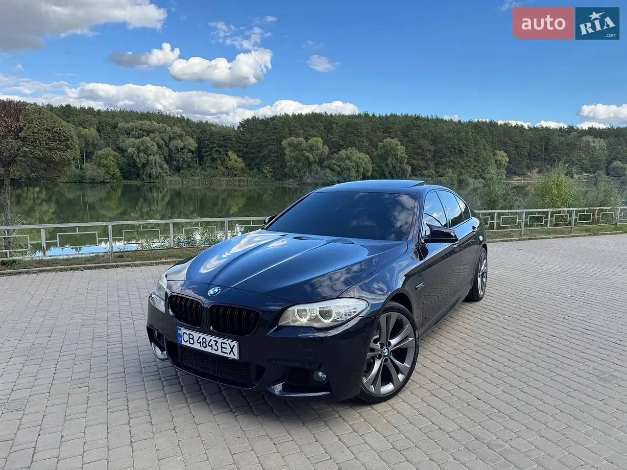 BMW 5 Series 2013 photo 2