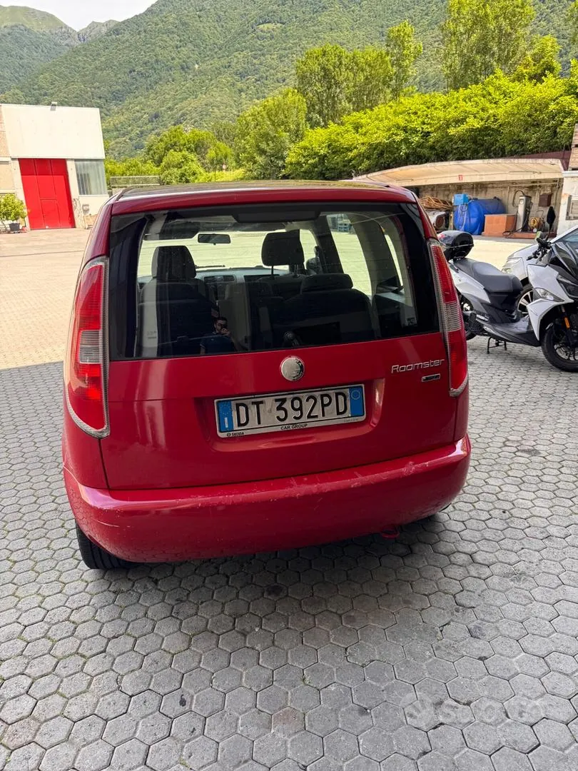 Skoda Roomster 2009 photo 2