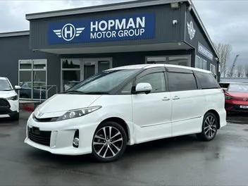 Toyota Estima 2016 photo 2