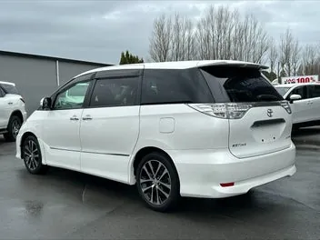 Toyota Estima 2016 photo 5