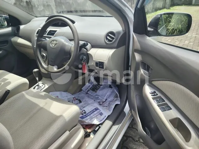 Toyota Belta 2011 photo 3