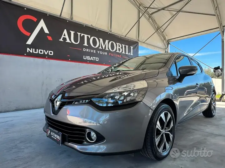 Renault Clio 2023 photo 2