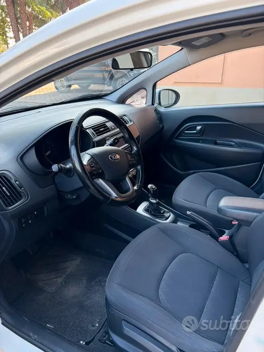 Kia Rio 2015 photo 5