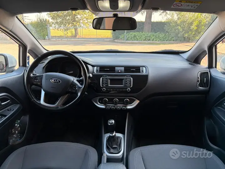 Kia Rio 2015 photo 4