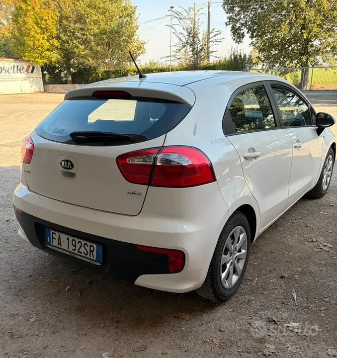 Kia Rio 2015 photo 3