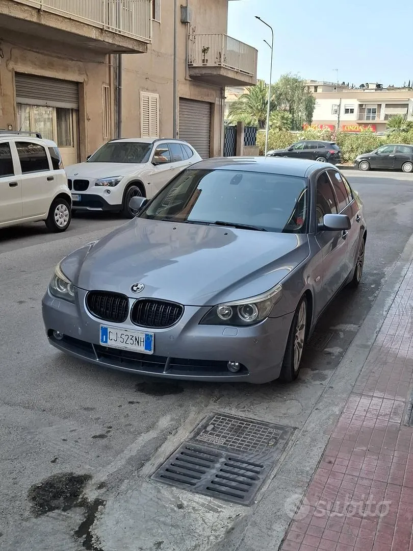 BMW 520I