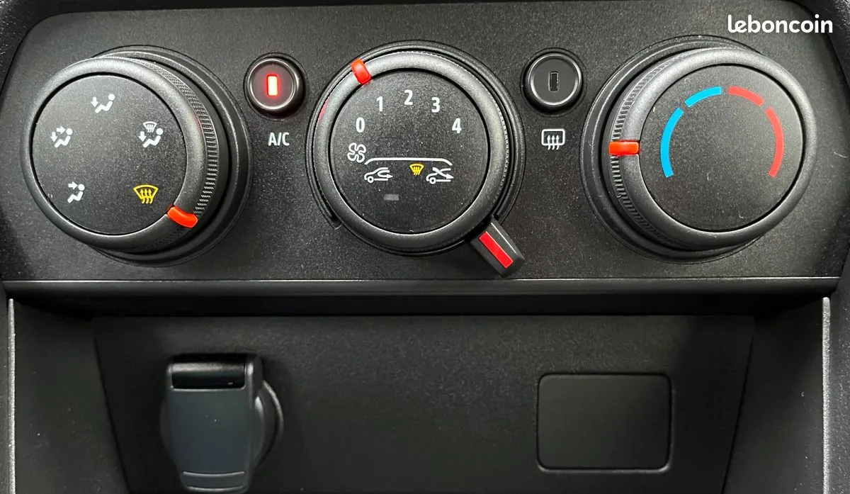 Dacia Sandero 2023 photo 4