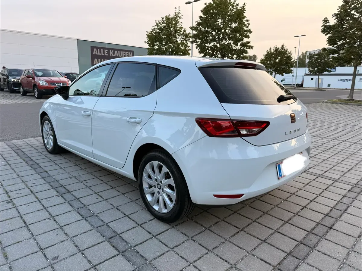 Seat Leon 2012 photo 2