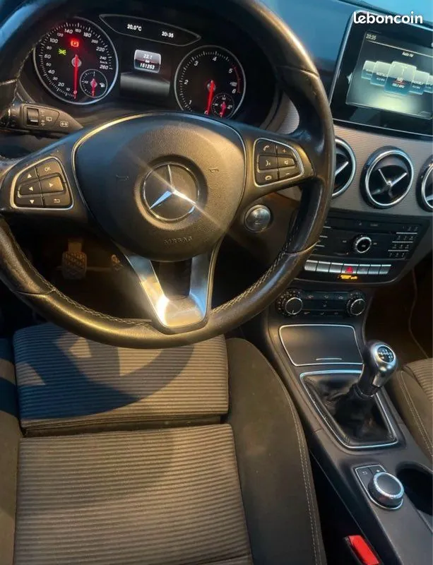 Mercedes-Benz B-Class 2017 photo 3