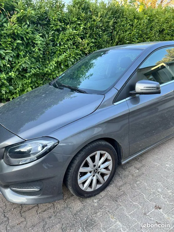 Mercedes-Benz B-Class 2017 photo 2