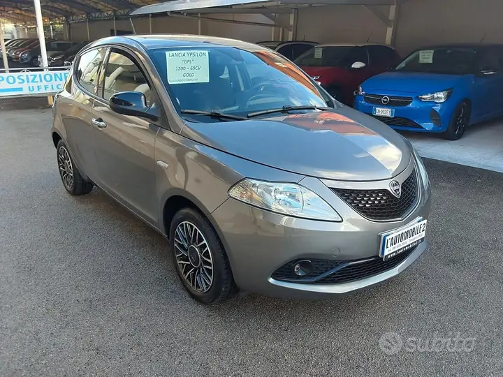 Lancia Ypsilon
