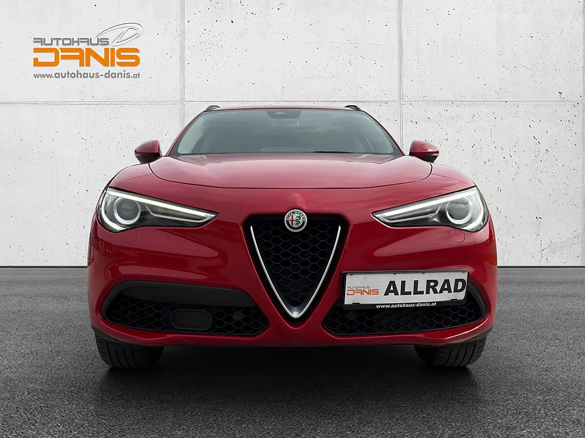 Alfa Romeo Stelvio 2018 photo 2
