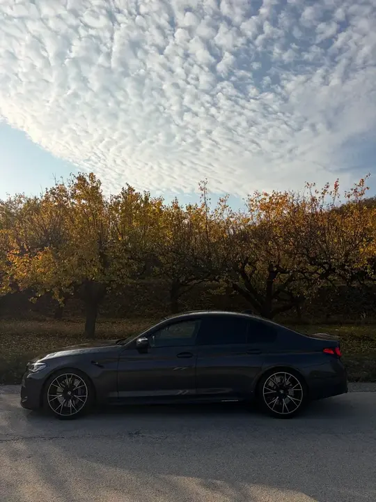 BMW 5 Series 2021 photo 2