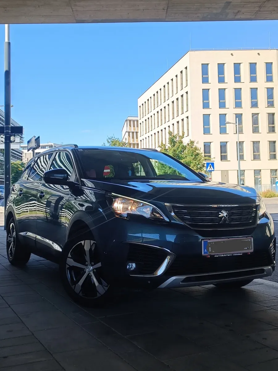 Peugeot 5008 2017 photo 2
