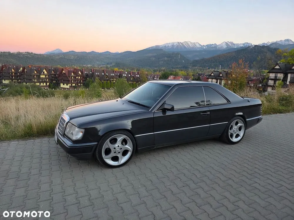 Mercedes-Benz W124 1992 photo 2
