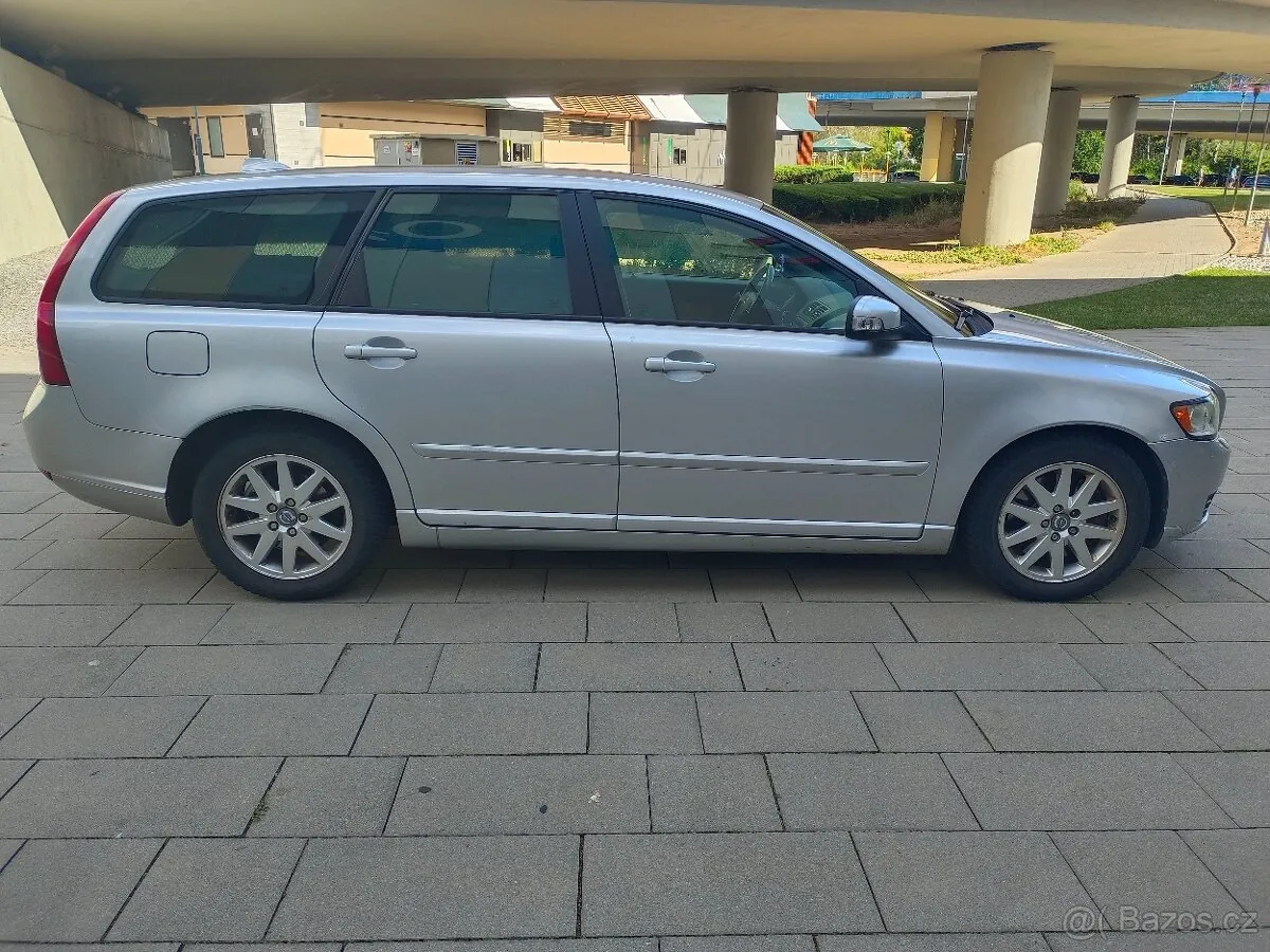Volvo V50 2010 photo 4