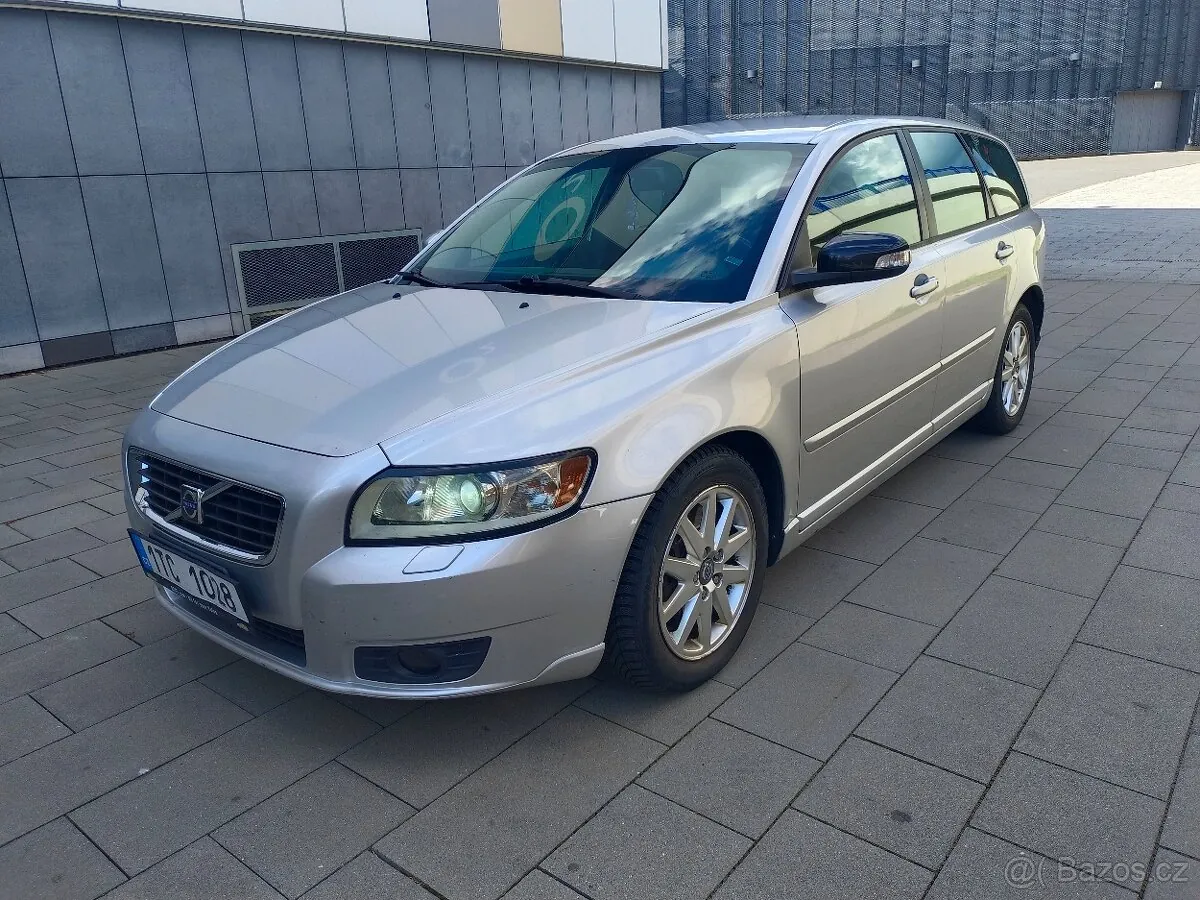 Volvo V50 2010 photo 2