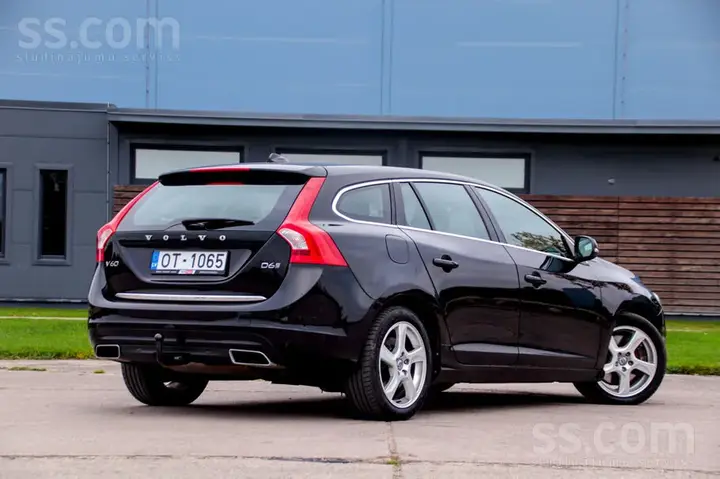 Volvo V60 2015 photo 4