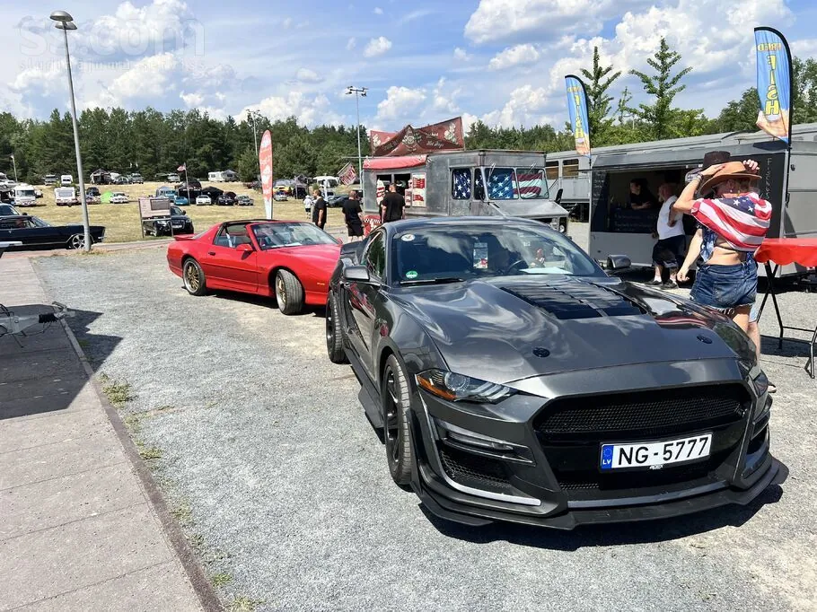 Ford Mustang 2019 photo 2