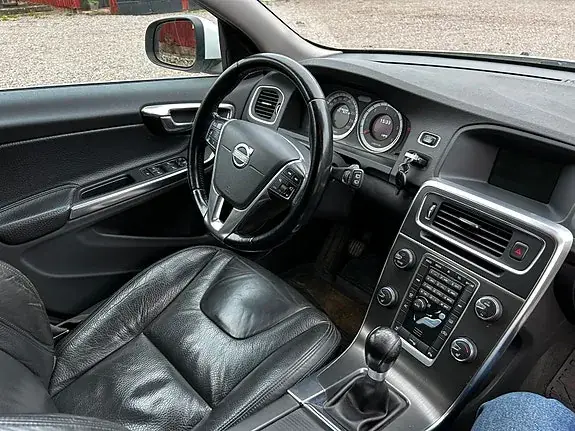 Volvo V60 2012 photo 5
