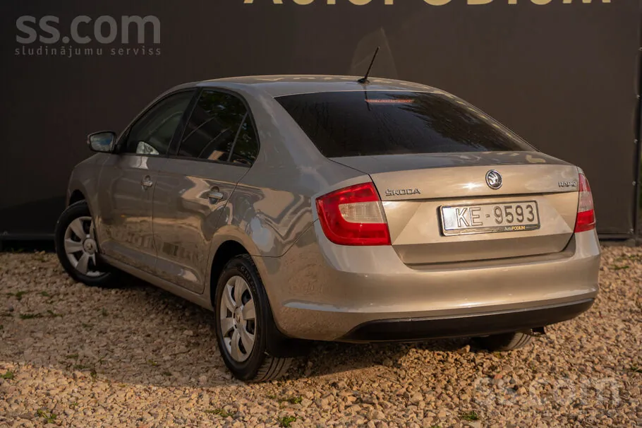 Skoda Rapid 2015 photo 2