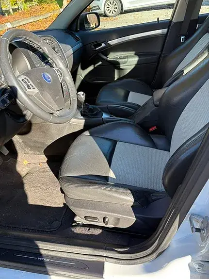 Saab 9-3 2011 photo 4