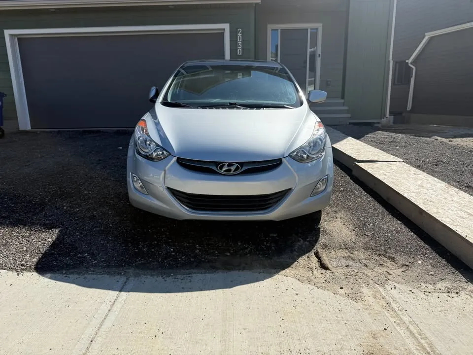 Hyundai Elantra 2013 photo 2