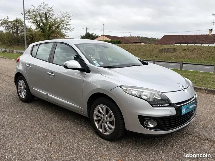 Renault Megane 2012 photo 2