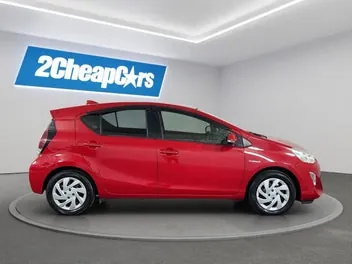 Toyota Aqua 2015 photo 5