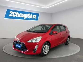 Toyota Aqua 2015 photo 2