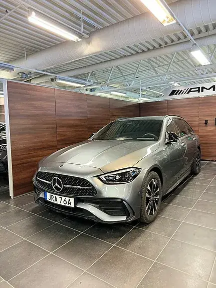 Mercedes-Benz C 300 2024 photo 2
