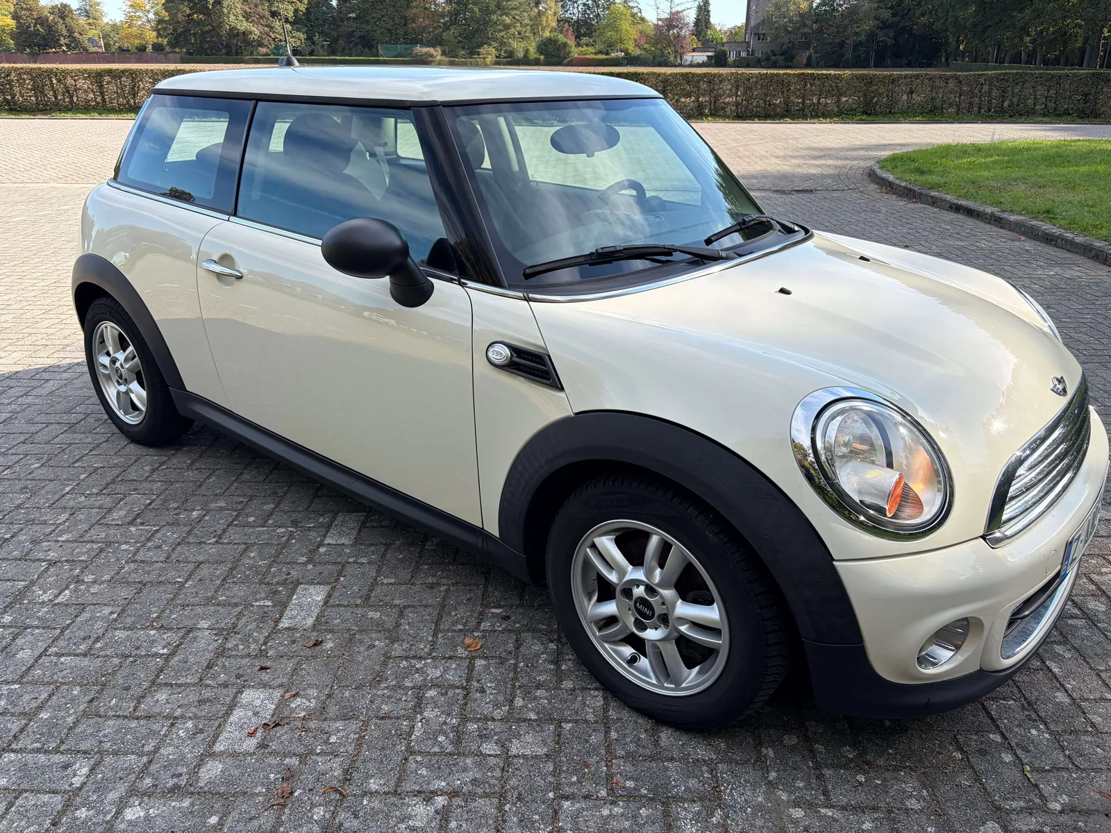 Mini One 2013 photo 3
