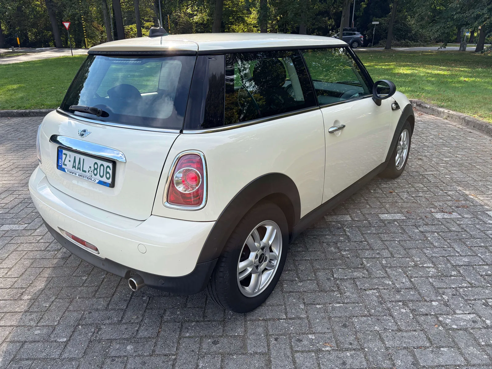 Mini One 2013 photo 5