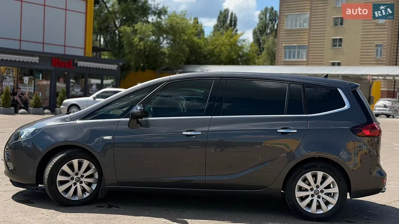 Opel Zafira Tourer 2011 photo 4