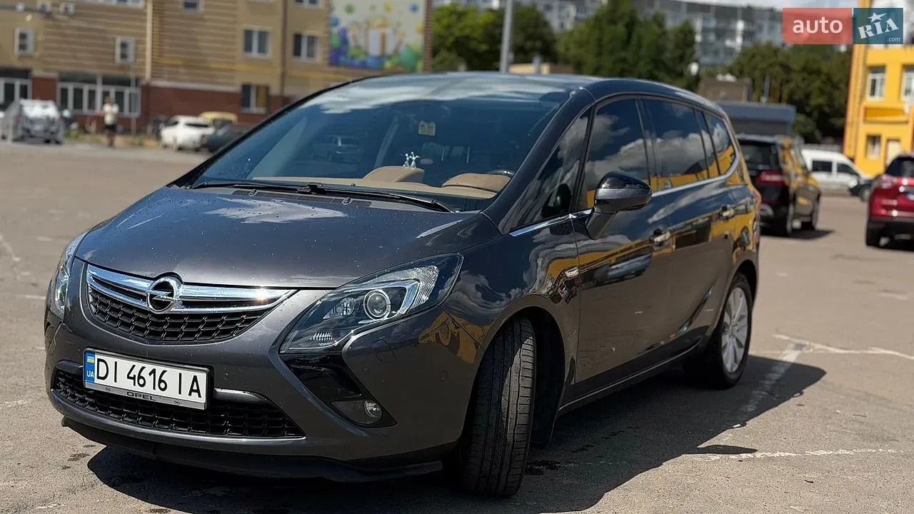 Opel Zafira Tourer 2011 photo 2