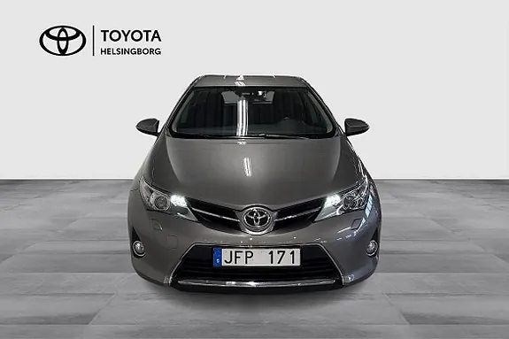 Toyota Auris 2013 photo 2