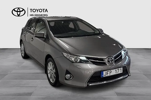 Toyota Auris 2013 photo 3