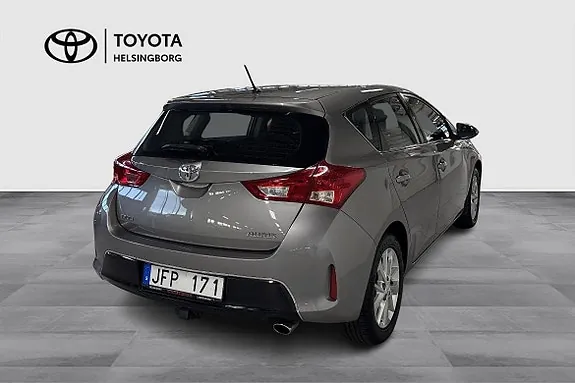 Toyota Auris 2013 photo 4