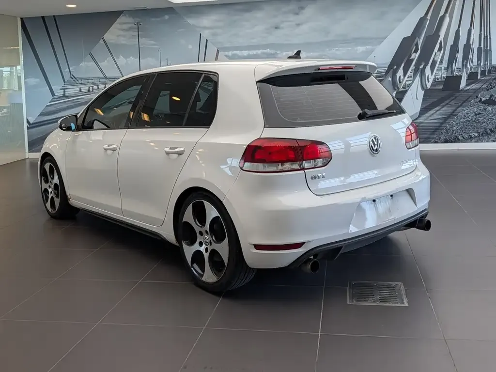 Volkswagen Golf Gti 2010 photo 5