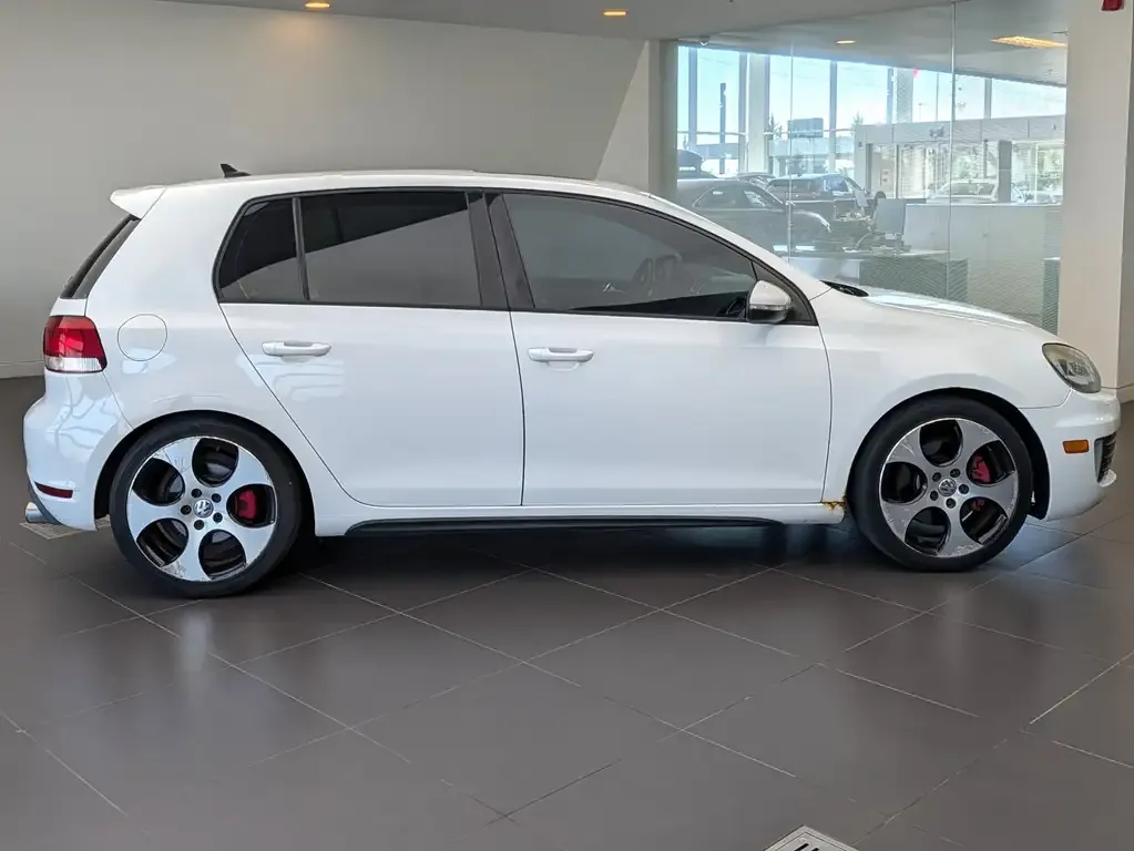 Volkswagen Golf Gti 2010 photo 2