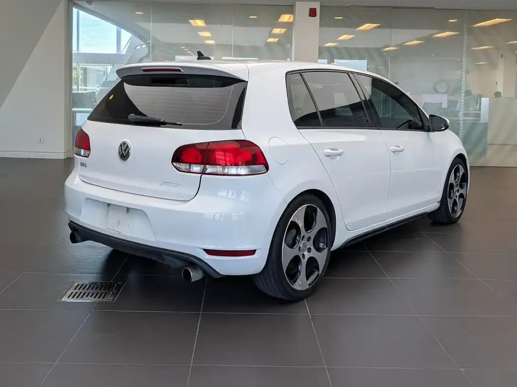 Volkswagen Golf Gti 2010 photo 3