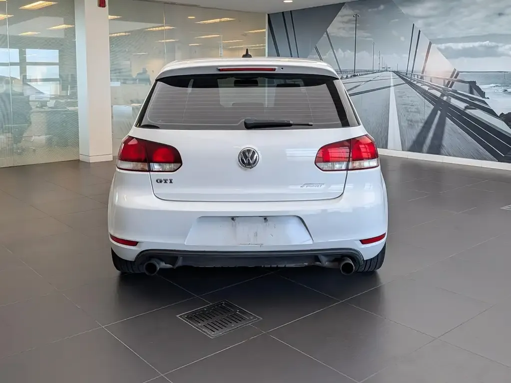 Volkswagen Golf Gti 2010 photo 4