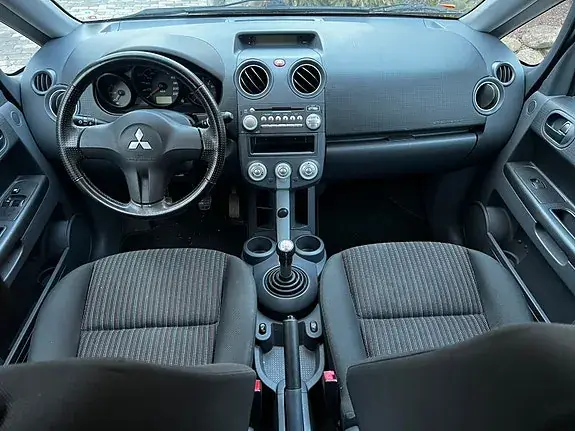 Mitsubishi Colt 2008 photo 2