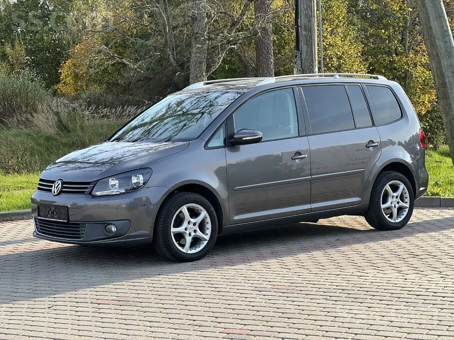 Volkswagen Touran 2011 photo 2