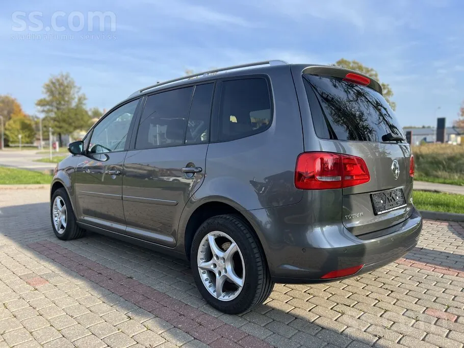 Volkswagen Touran 2011 photo 5
