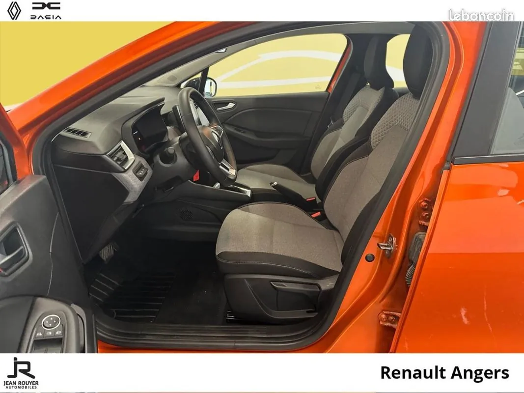 Renault Clio 2024 photo 3