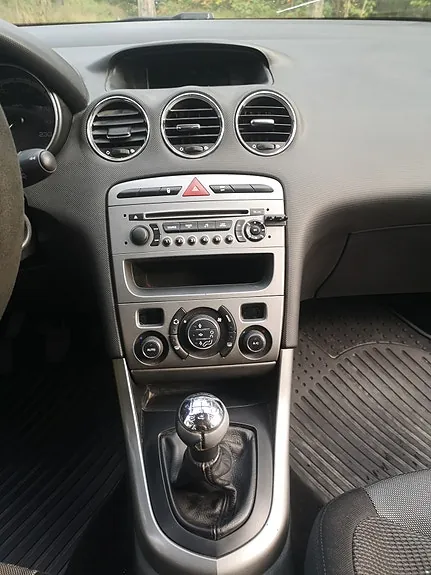 Peugeot 308 2008 photo 5