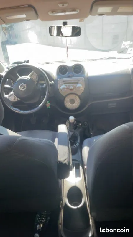 Nissan Micra 2011 photo 3