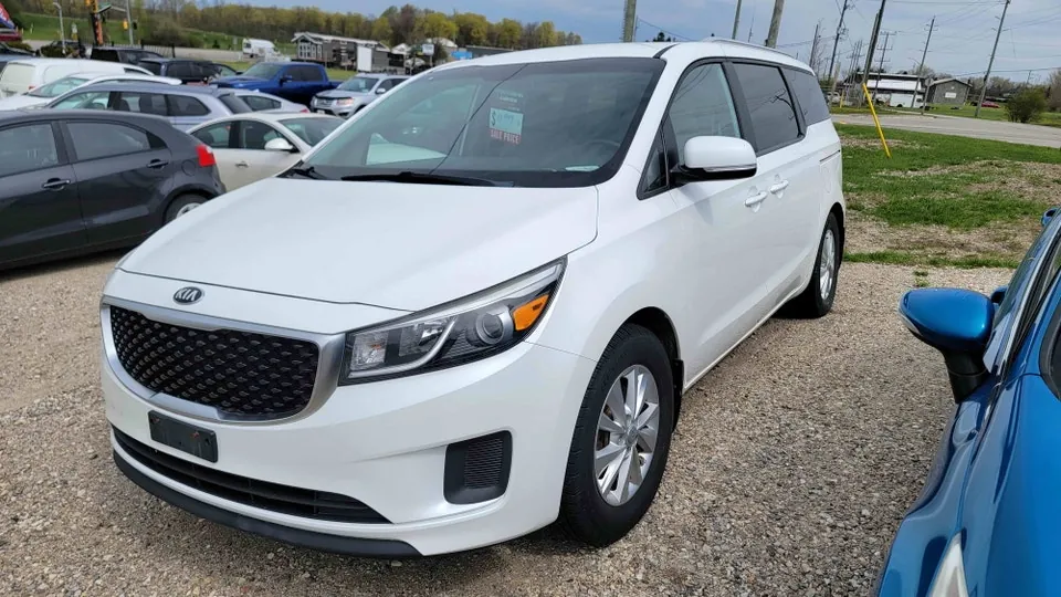 Kia Sedona 2017 photo 2