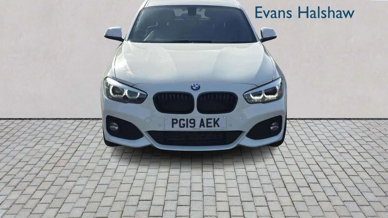BMW 1 Series 2019 photo 2